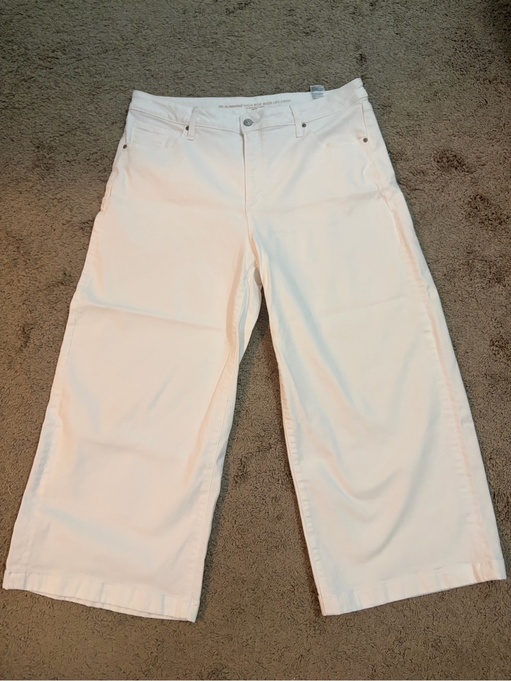 Chico's 3 So Slimming High Rise Wide Leg Crop in White